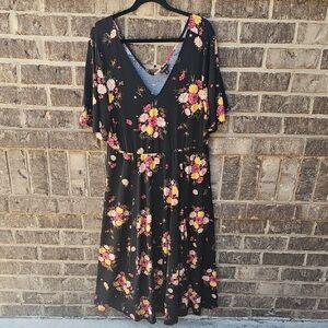 Torrid Midi Floral Flowy Dress With Flutter Sleeves Size 2